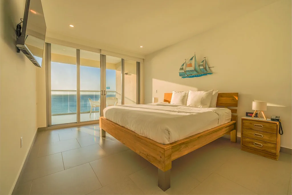 3BS-Azure628 - Exclusive Oceanfront Corner 3 bedroom 3 Bath Condominium