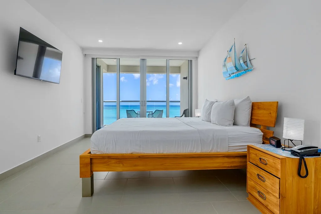 3BS-Azure628 - Exclusive Oceanfront Corner 3 bedroom 3 Bath Condominium