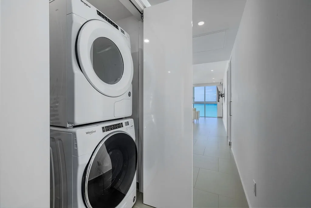 3BS-Azure628 - Exclusive Oceanfront Corner 3 bedroom 3 Bath Condominium