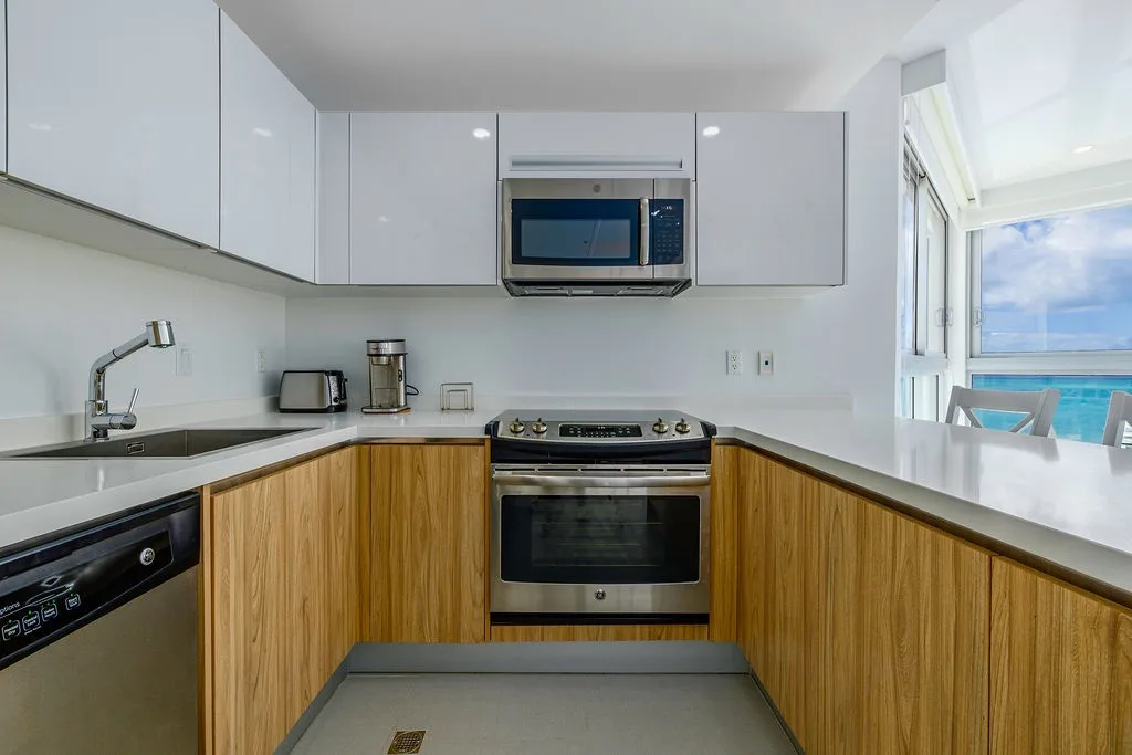 3BS-Azure628 - Exclusive Oceanfront Corner 3 bedroom 3 Bath Condominium