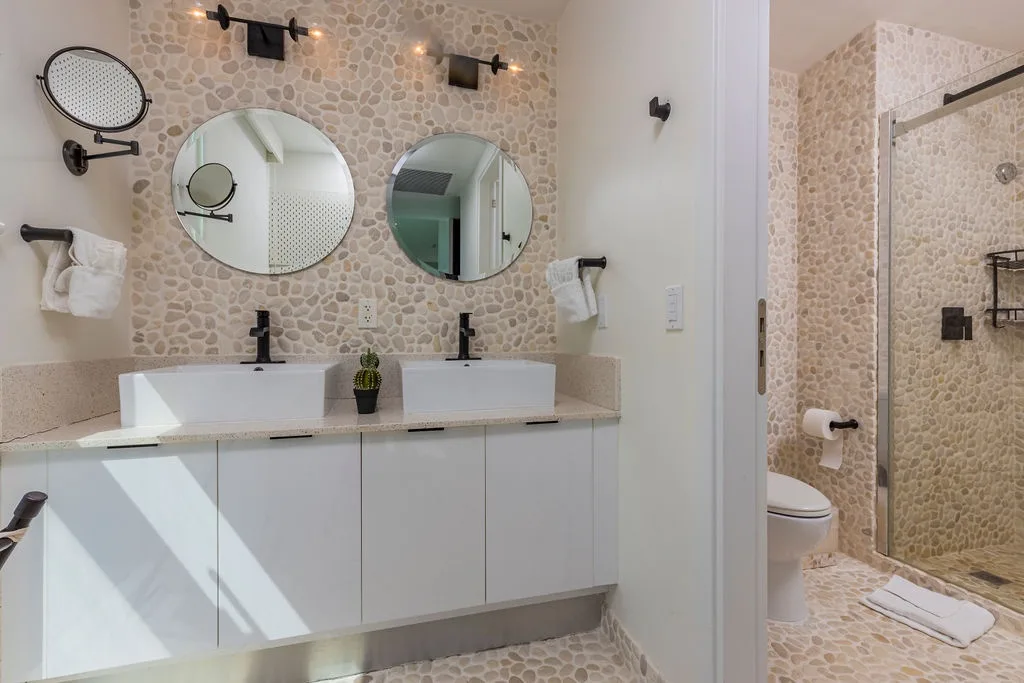 4BPH-BluePh1-1- A place for everyone, designer's corner—Penthouse with BBQ