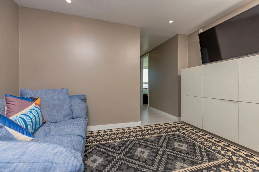 4BPH-BluePh1-1- A place for everyone, designer's corner—Penthouse with BBQ