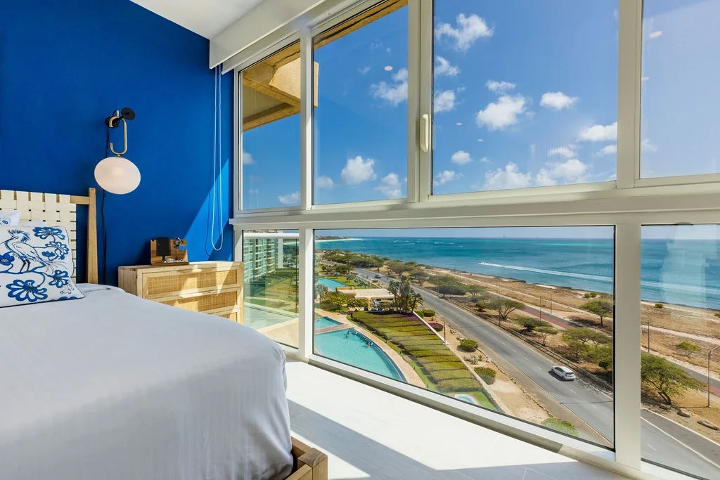 4BPH-BluePh1-1- A place for everyone, designer's corner—Penthouse with BBQ