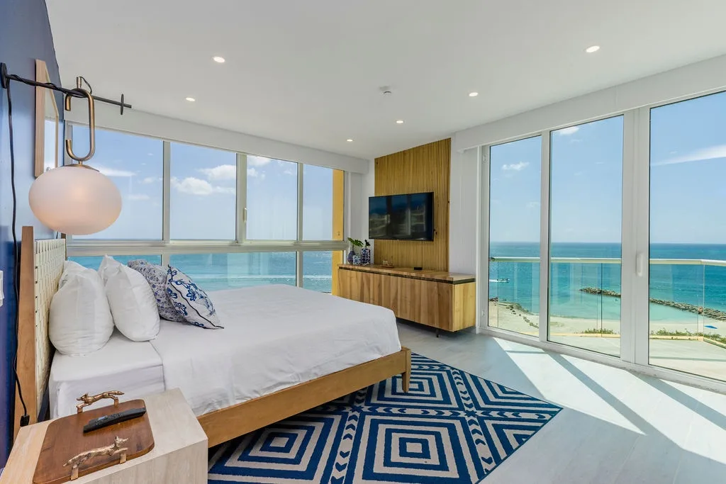 4BPH-BluePh1-1- A place for everyone, designer's corner—Penthouse with BBQ