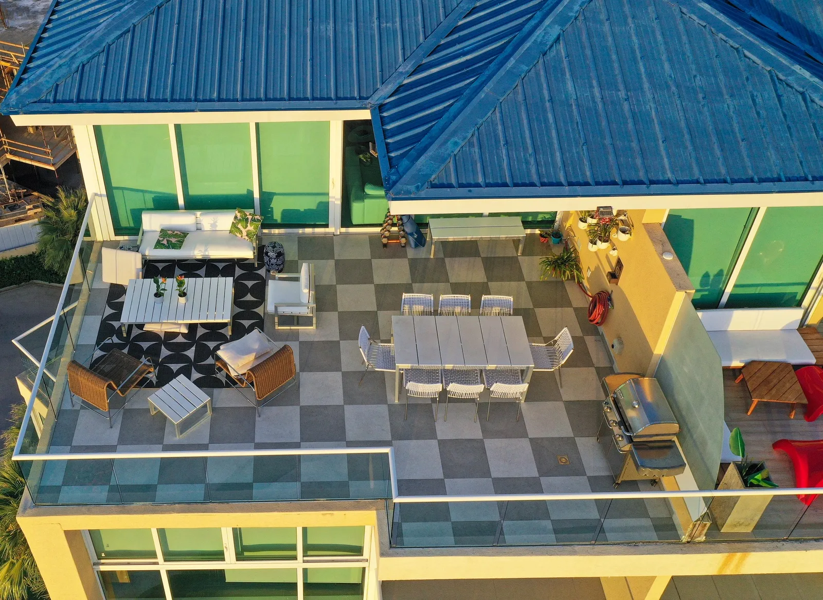 4BPH-BluePh1-1- A place for everyone, designer's corner—Penthouse with BBQ