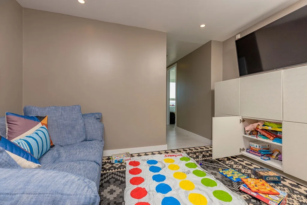4BPH-BluePh1-1- A place for everyone, designer's corner—Penthouse with BBQ