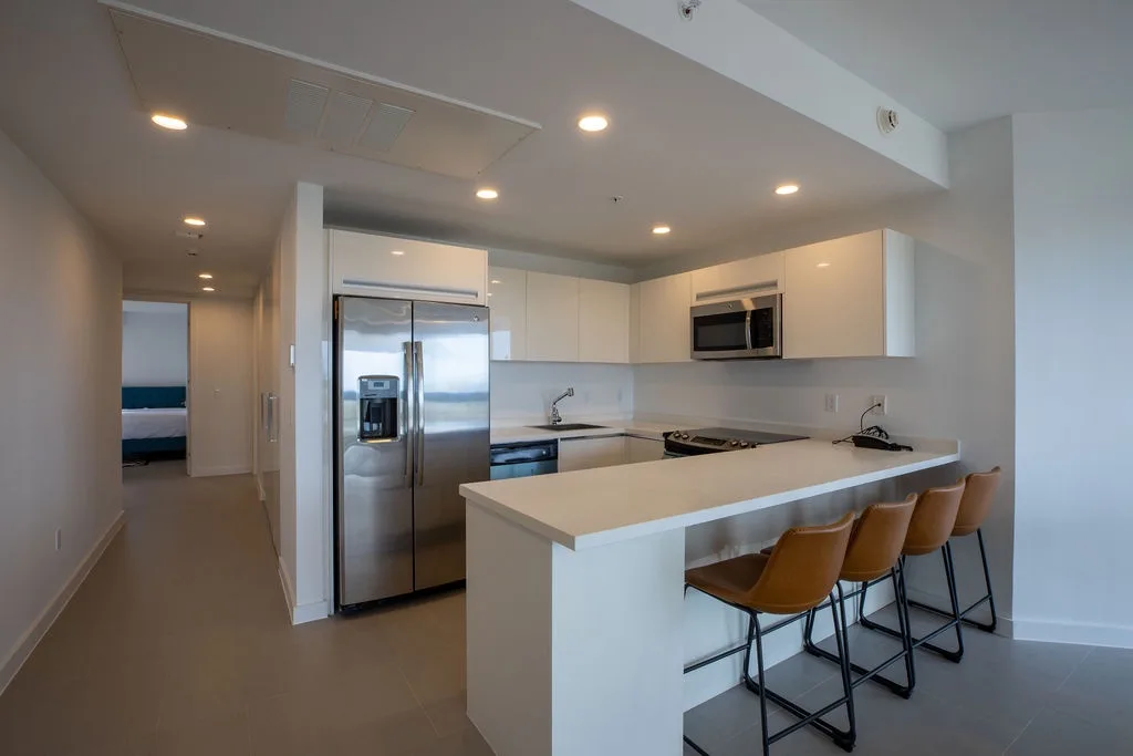 3BS-Azure216 - Vibrant 3BR Mid-Century Modern Condo w/ Ocean Views