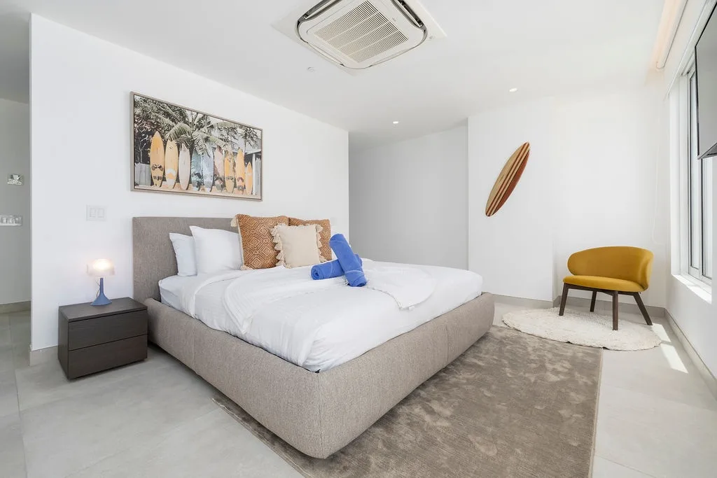 A360.E11 - Stylish 3BR Condo at Eagle Beach