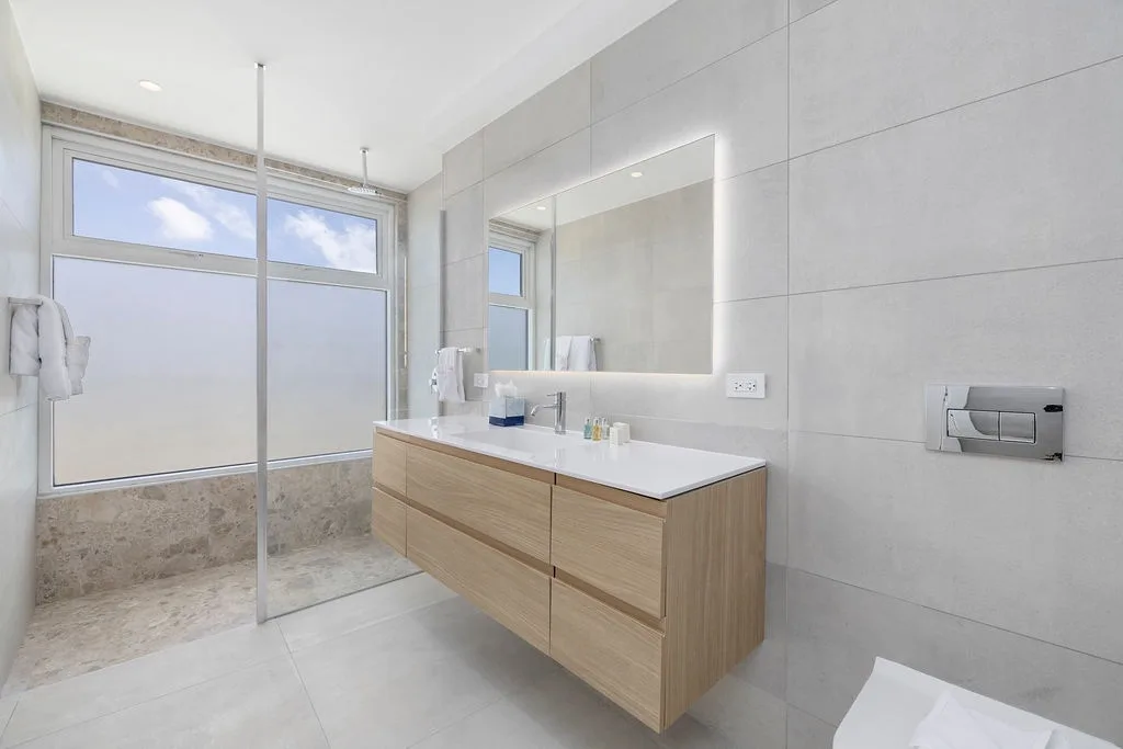 A360.E11 - Stylish 3BR Condo at Eagle Beach