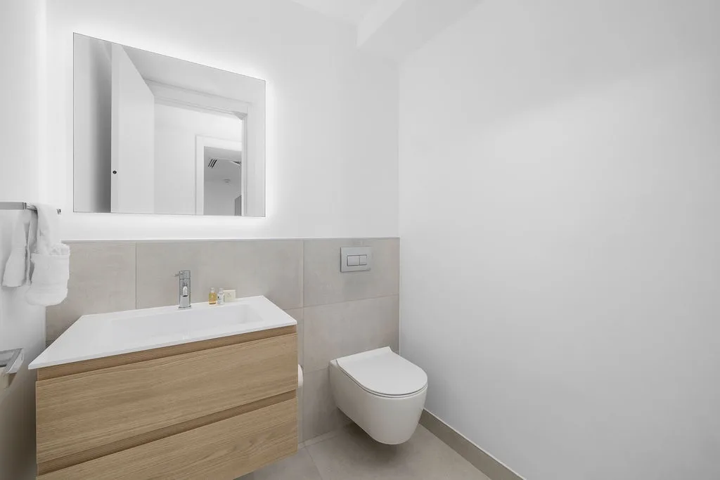 A360.E11 - Stylish 3BR Condo at Eagle Beach