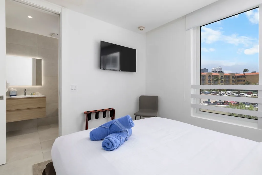 A360.E11 - Stylish 3BR Condo at Eagle Beach