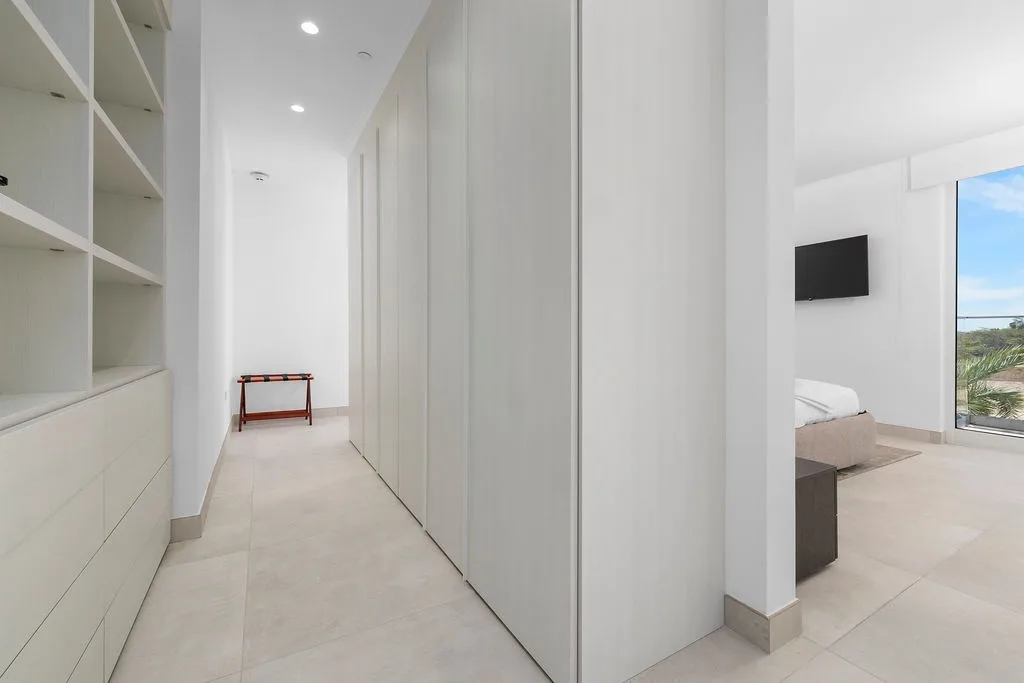 A360.E11 - Stylish 3BR Condo at Eagle Beach