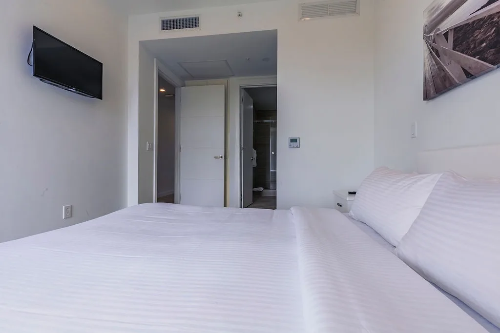 3BS-Blue331 - White Modern Getaway - Oceanfront Condo Blue-331
