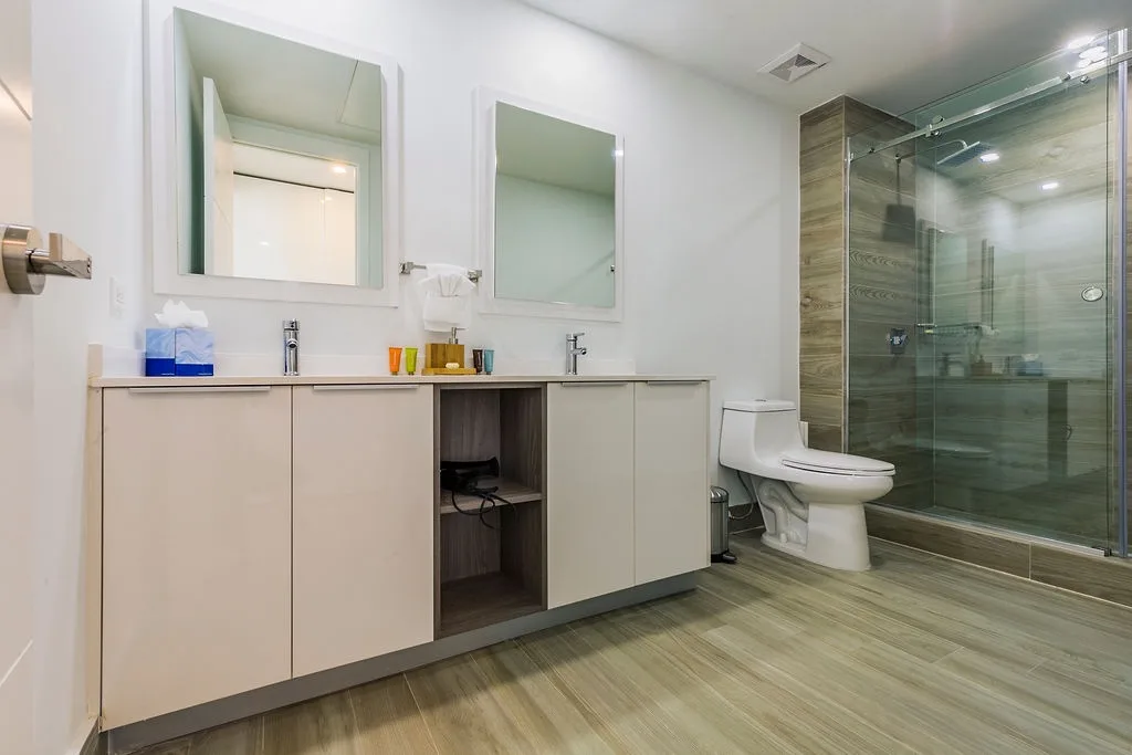 3BS-Blue331 - White Modern Getaway - Oceanfront Condo Blue-331