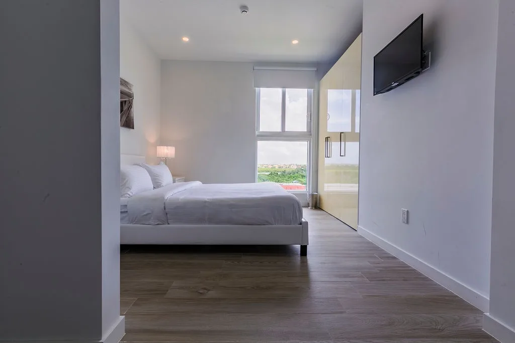 3BS-Blue331 - White Modern Getaway - Oceanfront Condo Blue-331