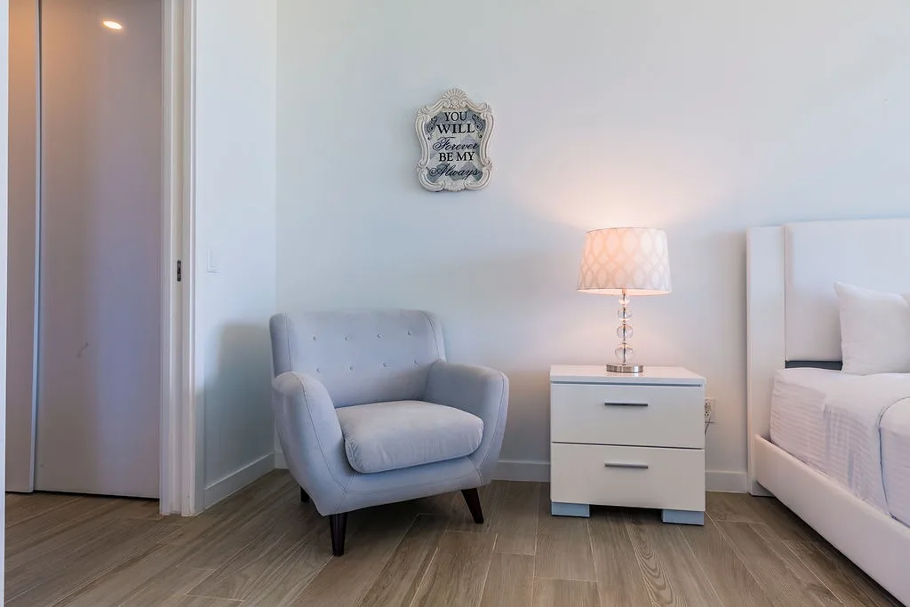 3BS-Blue331 - White Modern Getaway - Oceanfront Condo Blue-331