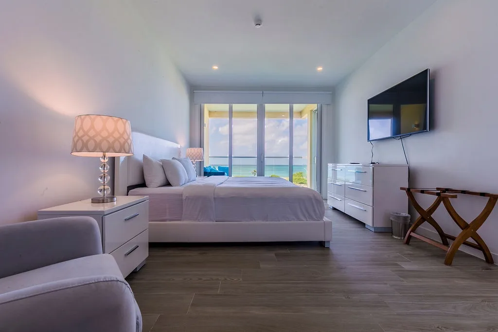 3BS-Blue331 - White Modern Getaway - Oceanfront Condo Blue-331