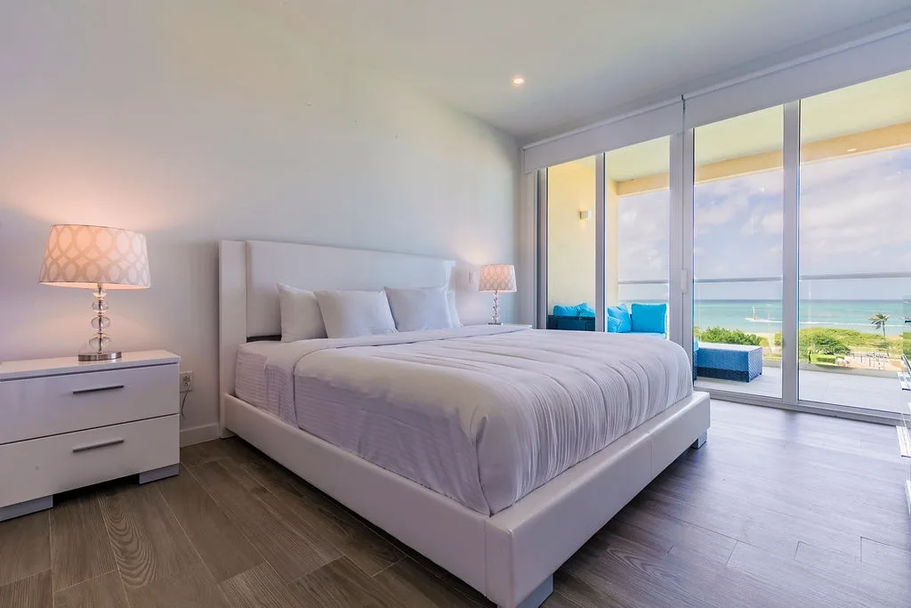 3BS-Blue331 - White Modern Getaway - Oceanfront Condo Blue-331