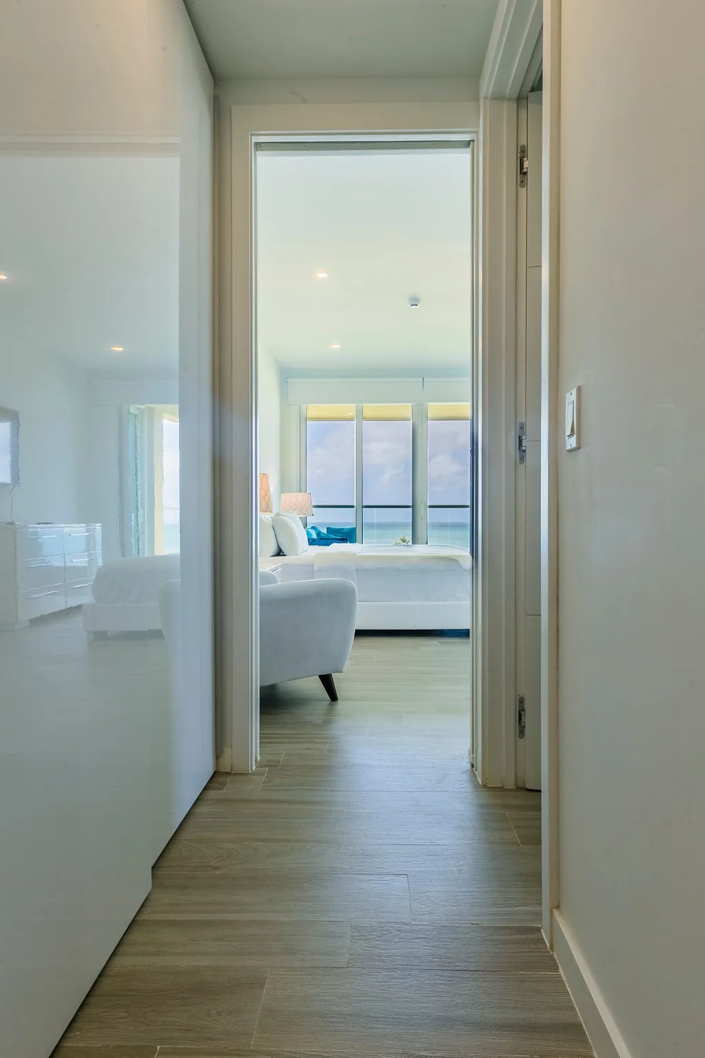 3BS-Blue331 - White Modern Getaway - Oceanfront Condo Blue-331