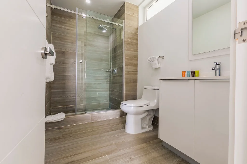 3BS-Blue331 - White Modern Getaway - Oceanfront Condo Blue-331