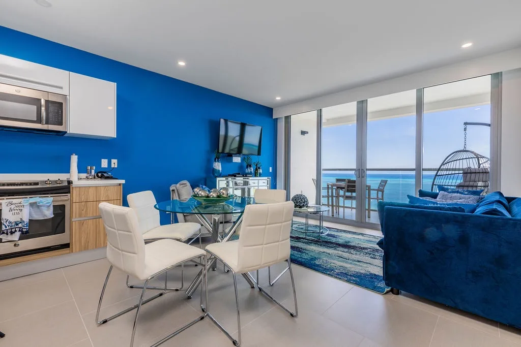 1BApt-Azure724 - Nostro palazzo! Ocean View Condo for 2