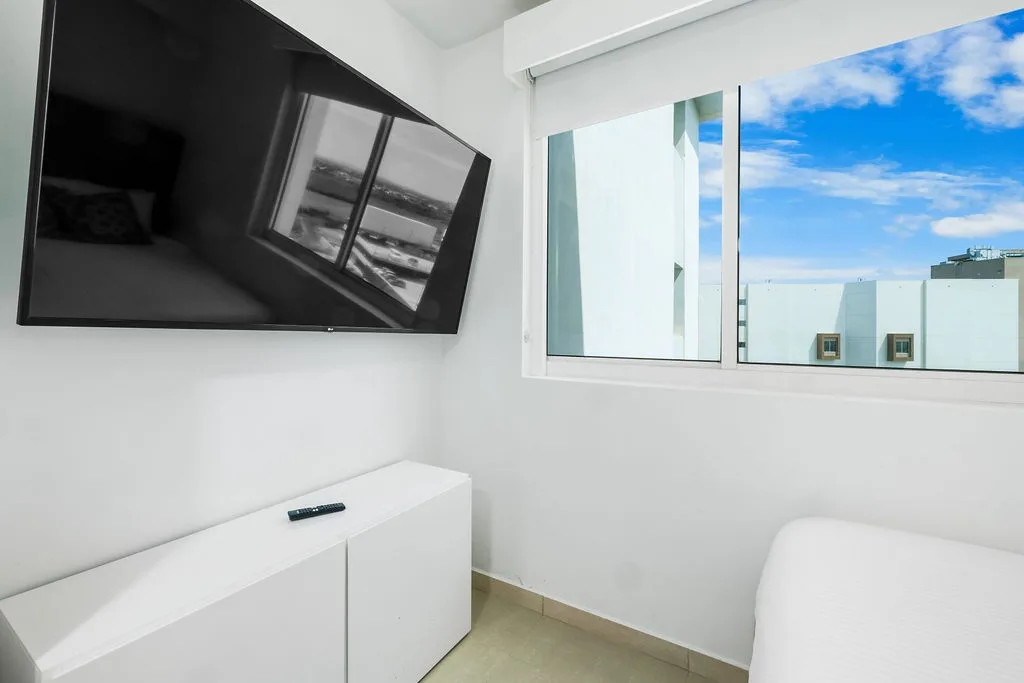 3BPH-BluePH1-4 - Blue Chill Ocean View Penthouse 3Bdrms.