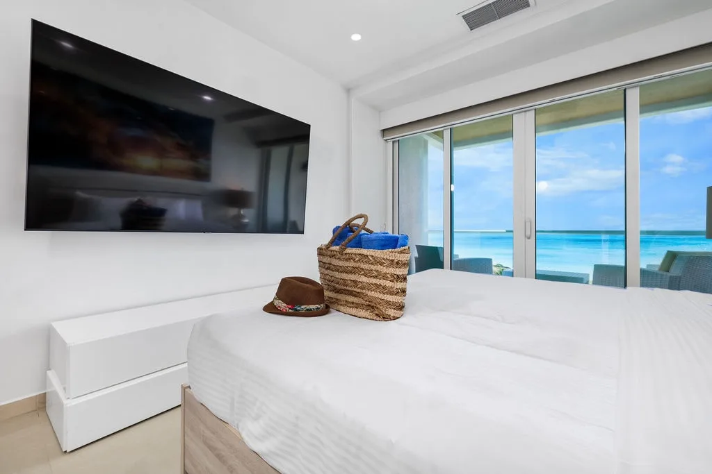 3BPH-BluePH1-4 - Blue Chill Ocean View Penthouse 3Bdrms.