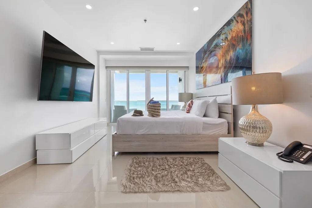 3BPH-BluePH1-4 - Blue Chill Ocean View Penthouse 3Bdrms.