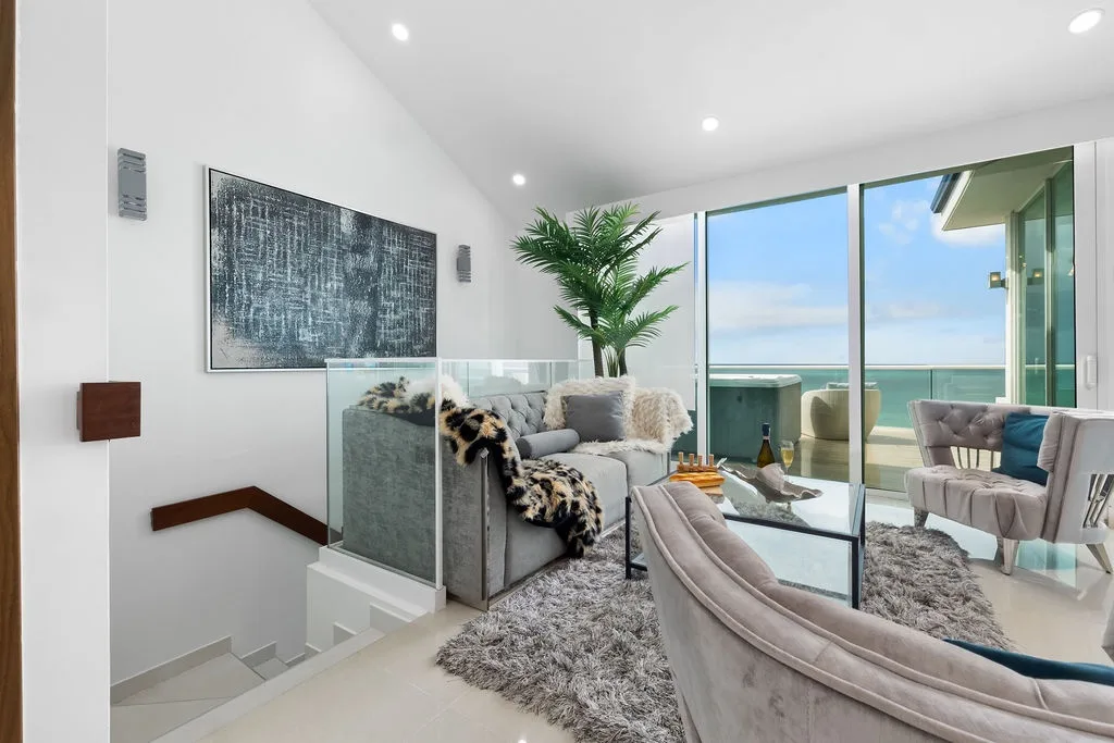 3BPH-BluePH1-4 - Blue Chill Ocean View Penthouse 3Bdrms.