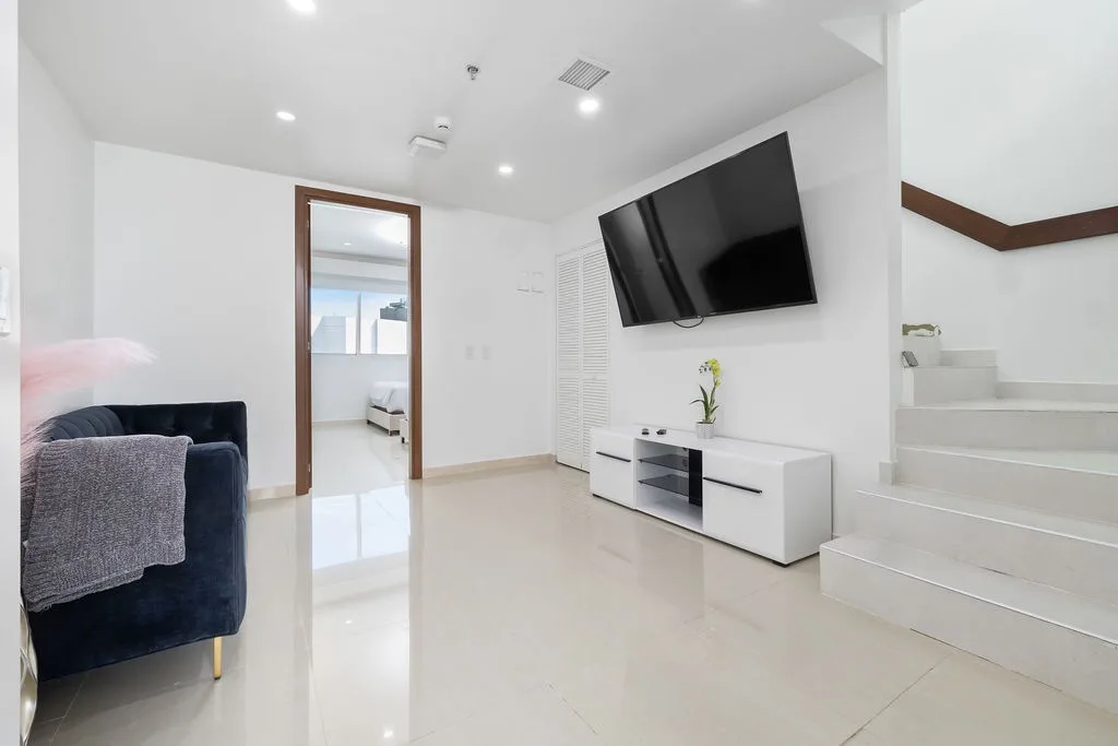 3BPH-BluePH1-4 - Blue Chill Ocean View Penthouse 3Bdrms.