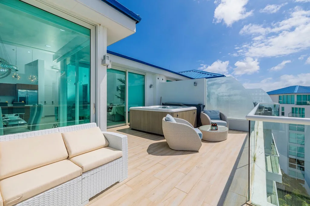 3BPH-BluePH1-4 - Blue Chill Ocean View Penthouse 3Bdrms.