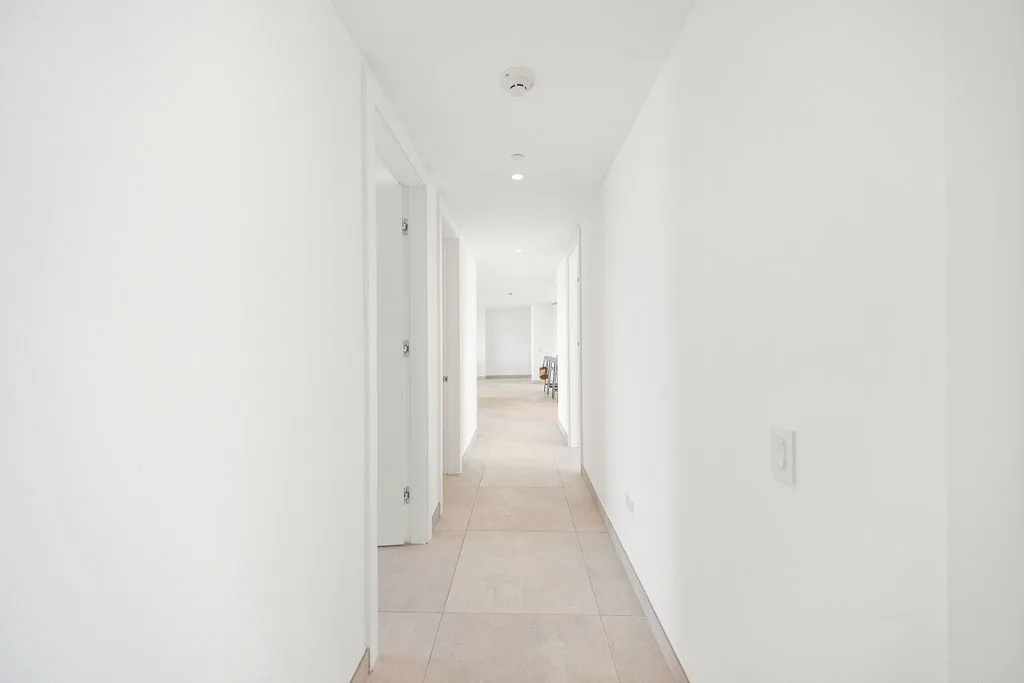 A360.E51 - Luxury 3BR Condo Steps to Eagle Beach