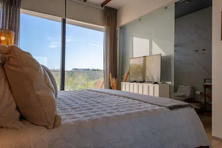 Menesse on the Beach 304