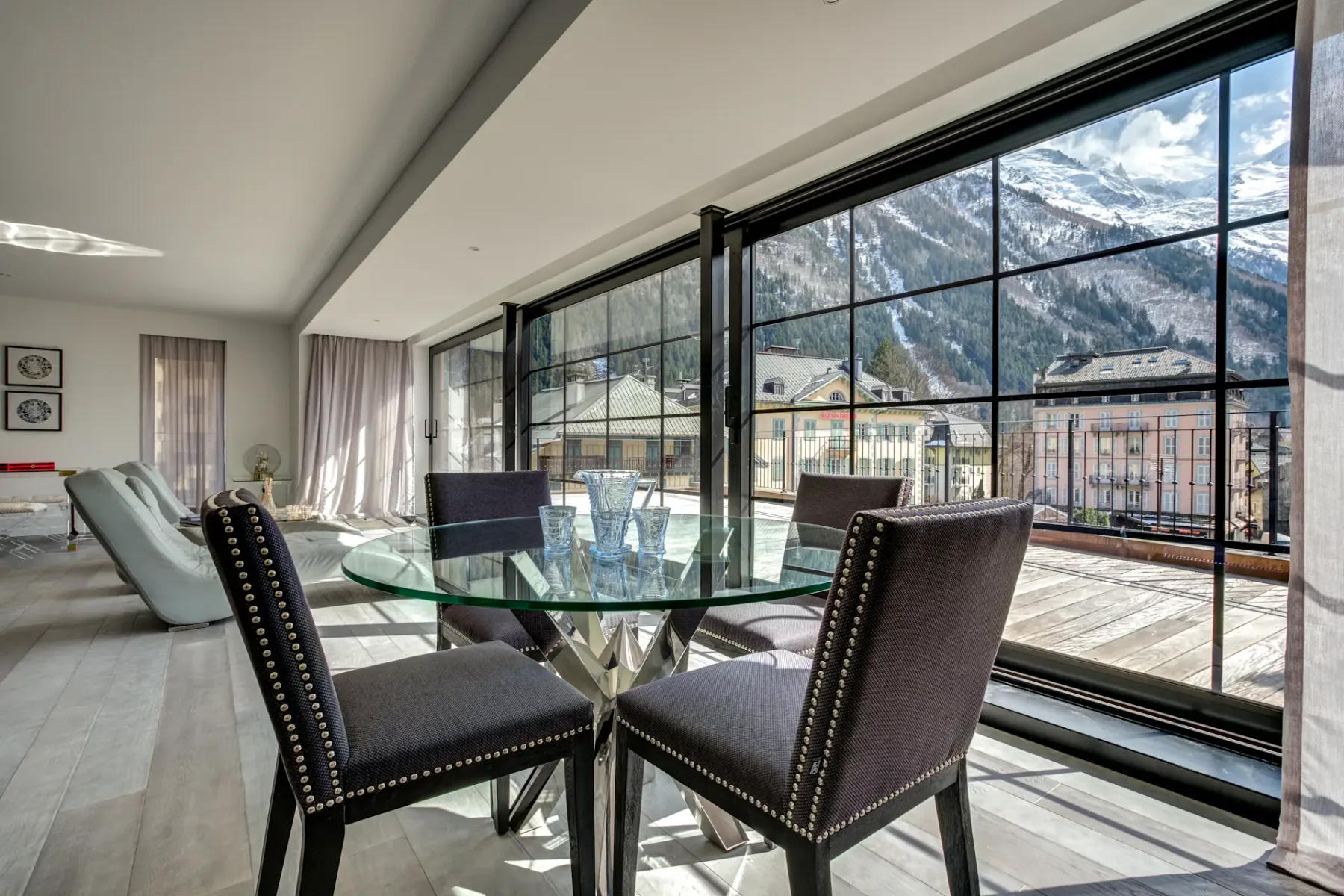 Penthouse Aconite