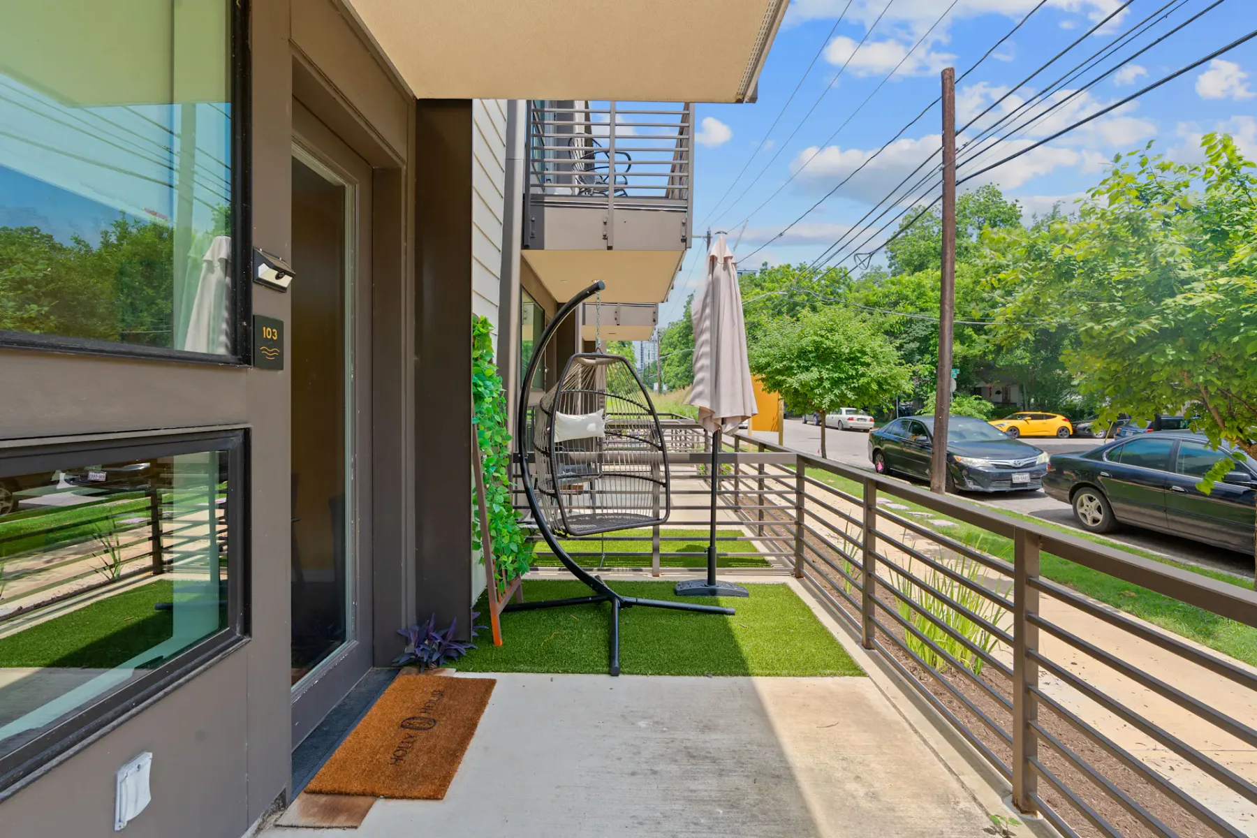 Apartment Blazing Star