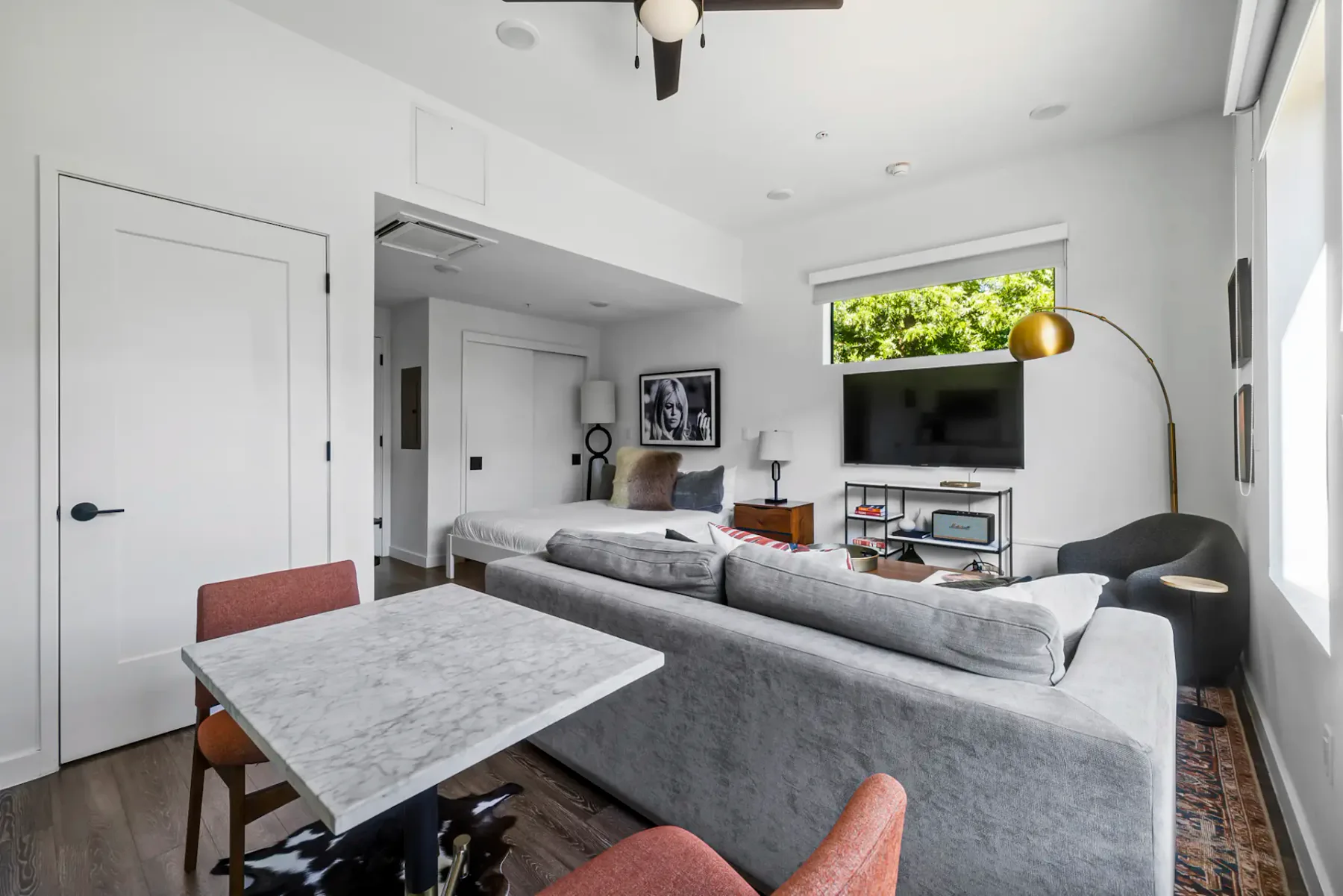 Apartment Honeysuckle