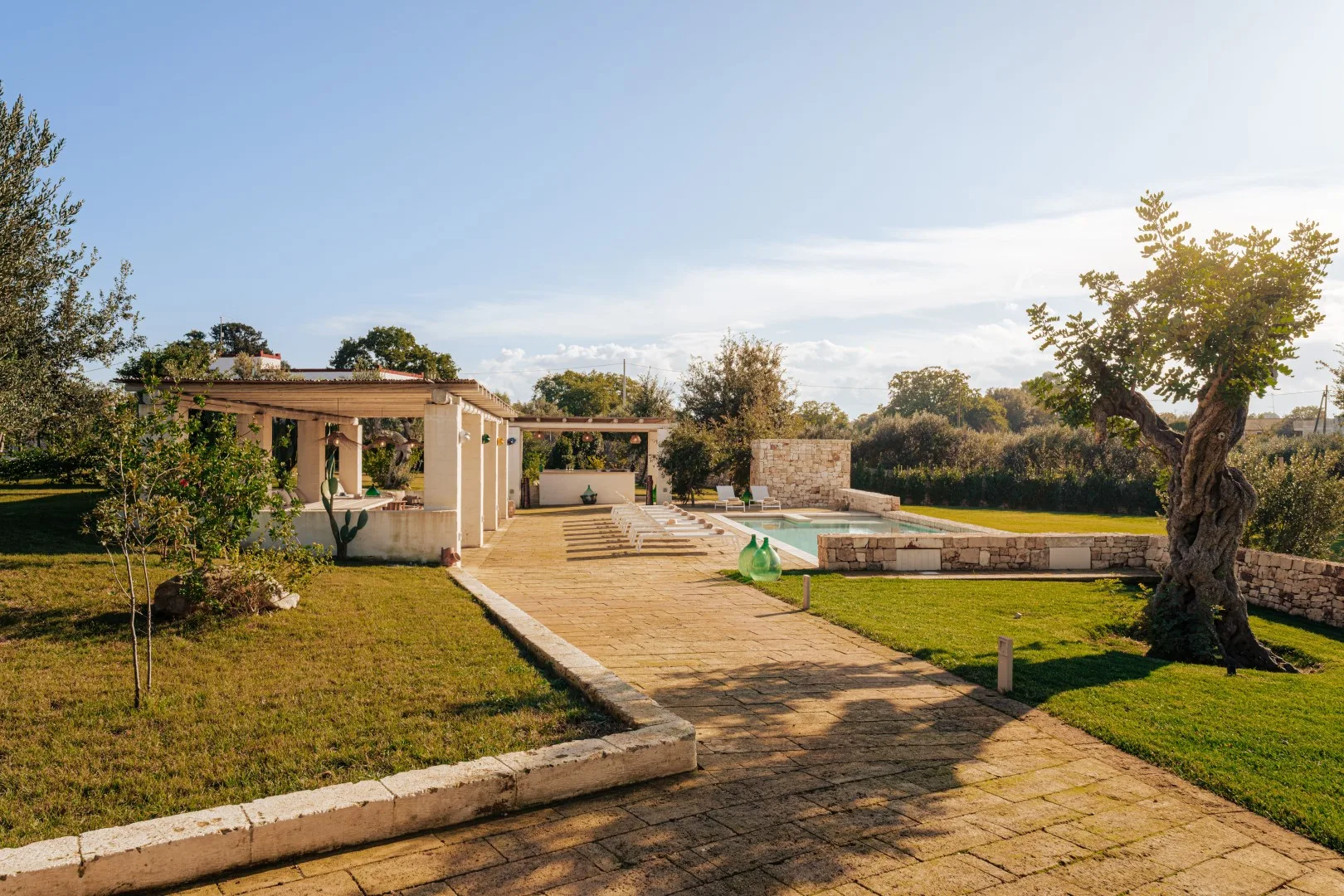 OPUNTIA TRULLI E LAMIE 10 - Puglia