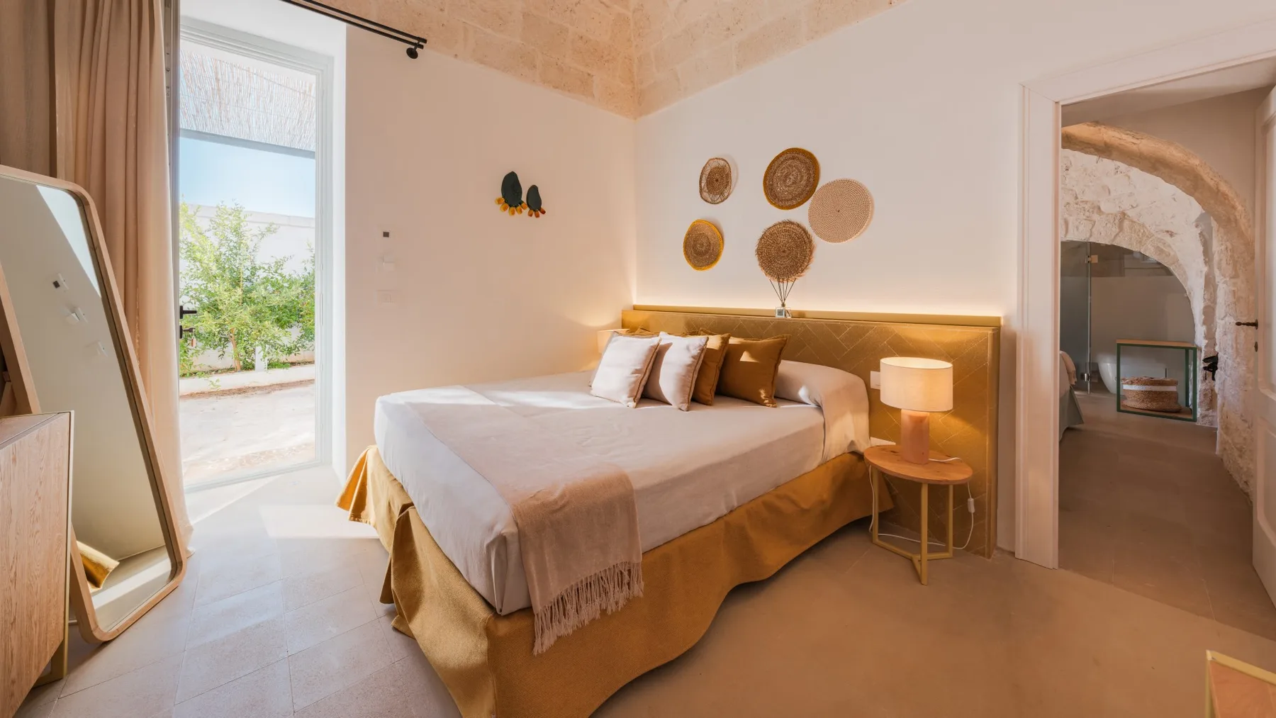 OPUNTIA TRULLI E LAMIE 10 - Puglia