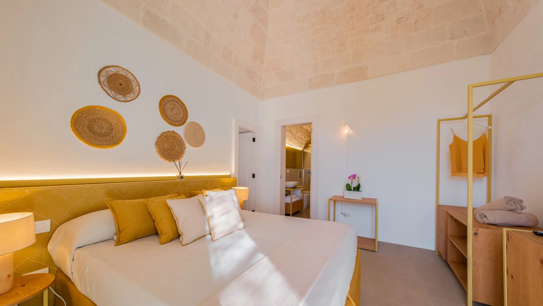 OPUNTIA TRULLI E LAMIE 10 - Puglia