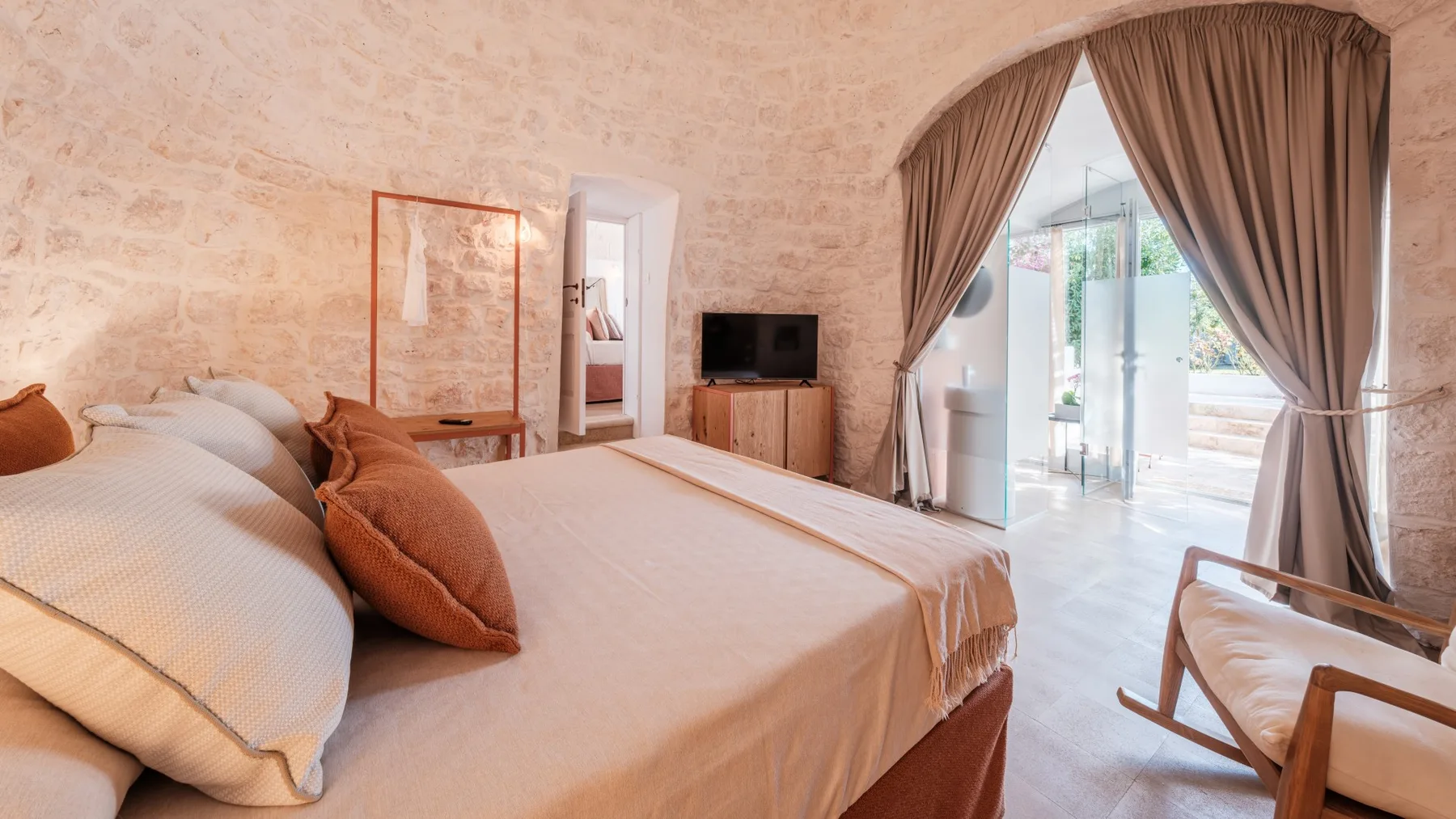OPUNTIA TRULLI E LAMIE 10 - Puglia