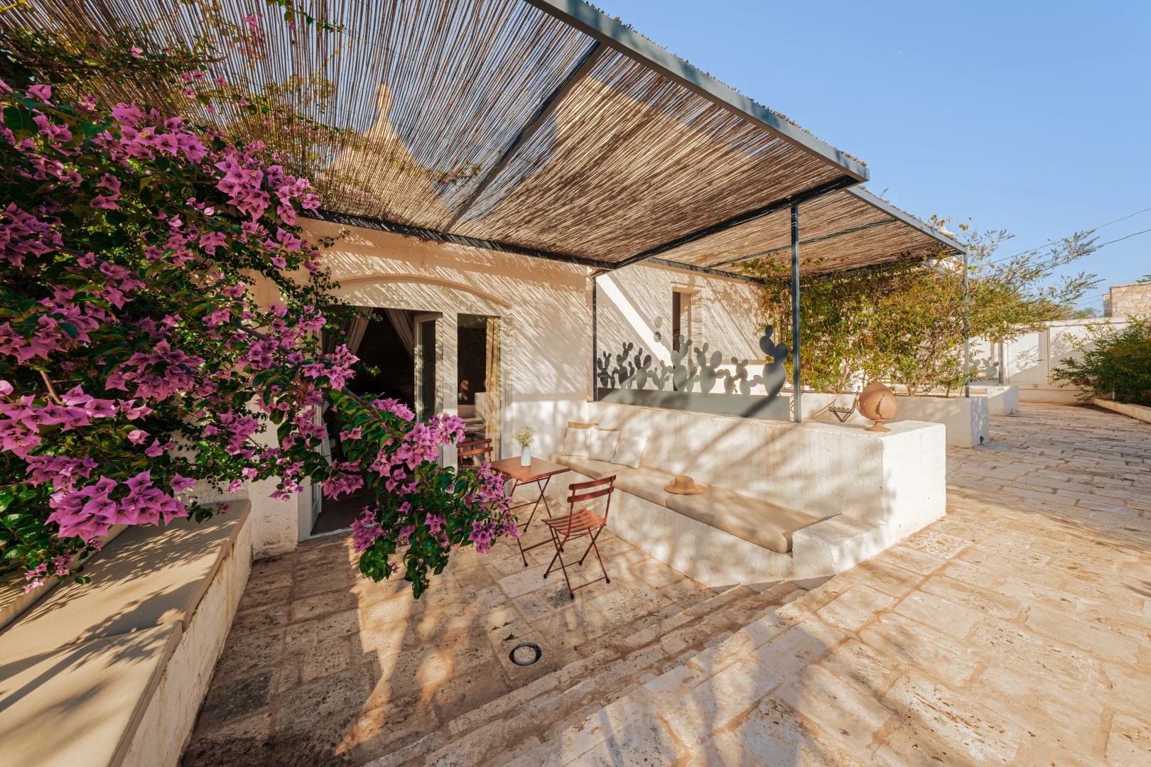 OPUNTIA TRULLI E LAMIE 10 - Puglia