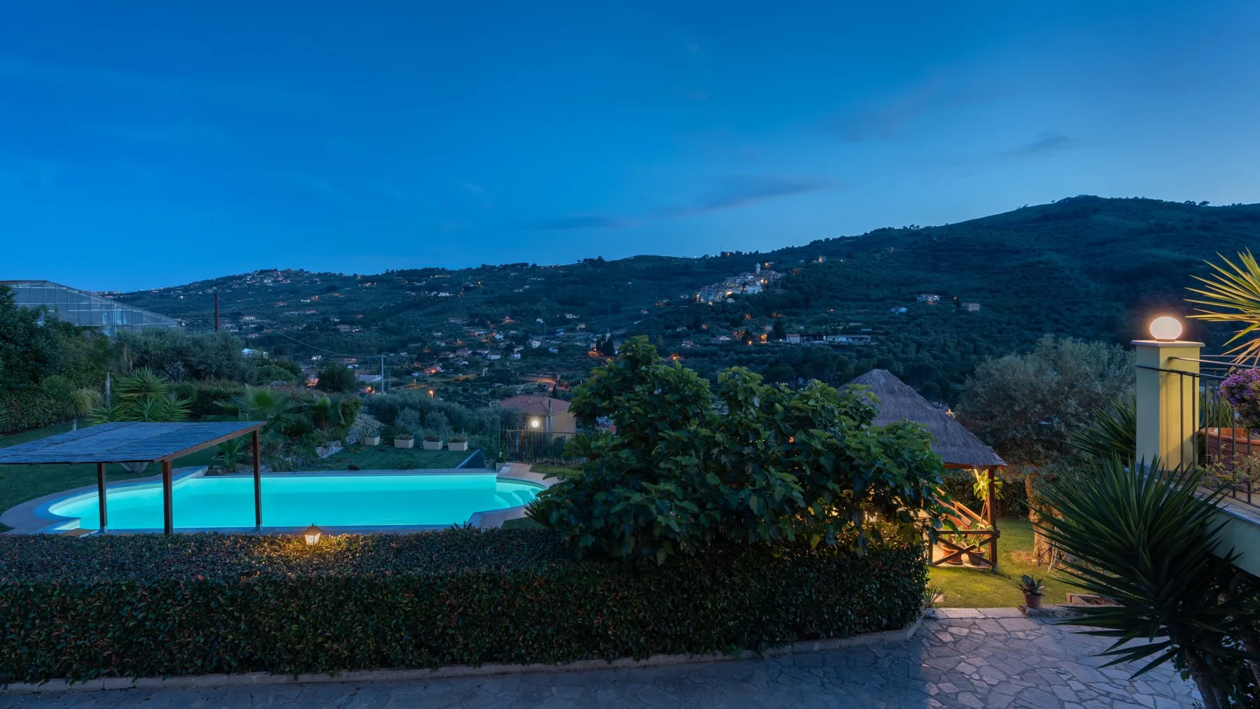 VILLA VITTORIO 6+2 - Liguria