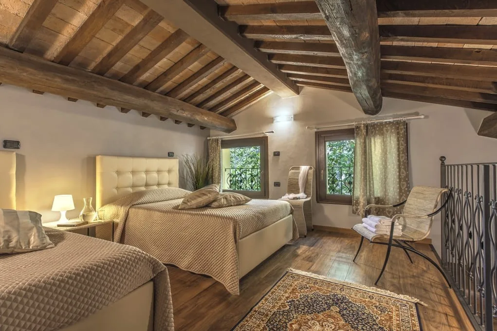 CASALE DEGLI ULIVI 8+2 - Marche