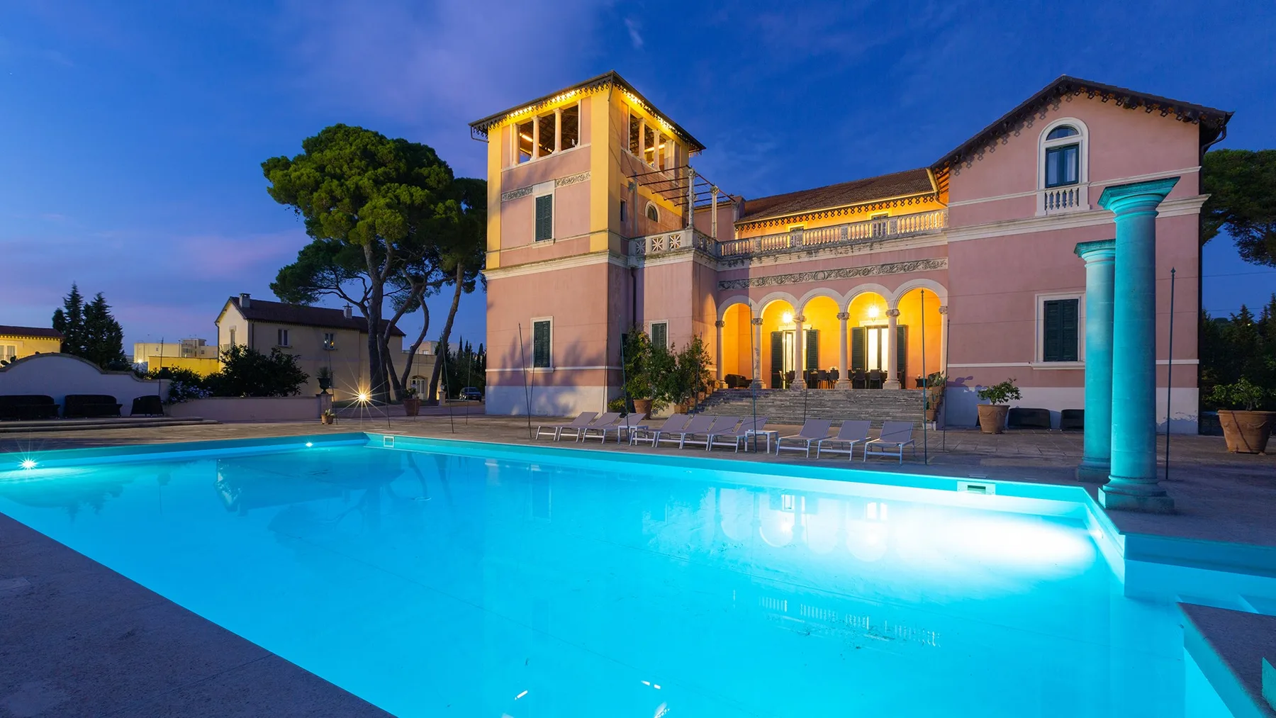 VILLA CAPOZZA 18+2 - Puglia