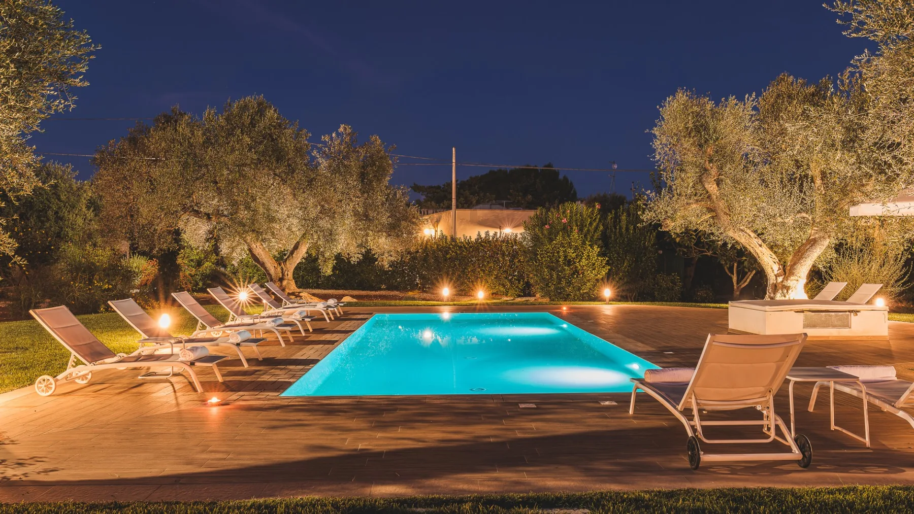 TRULLI BIANCAPETRA 8+2 - Puglia