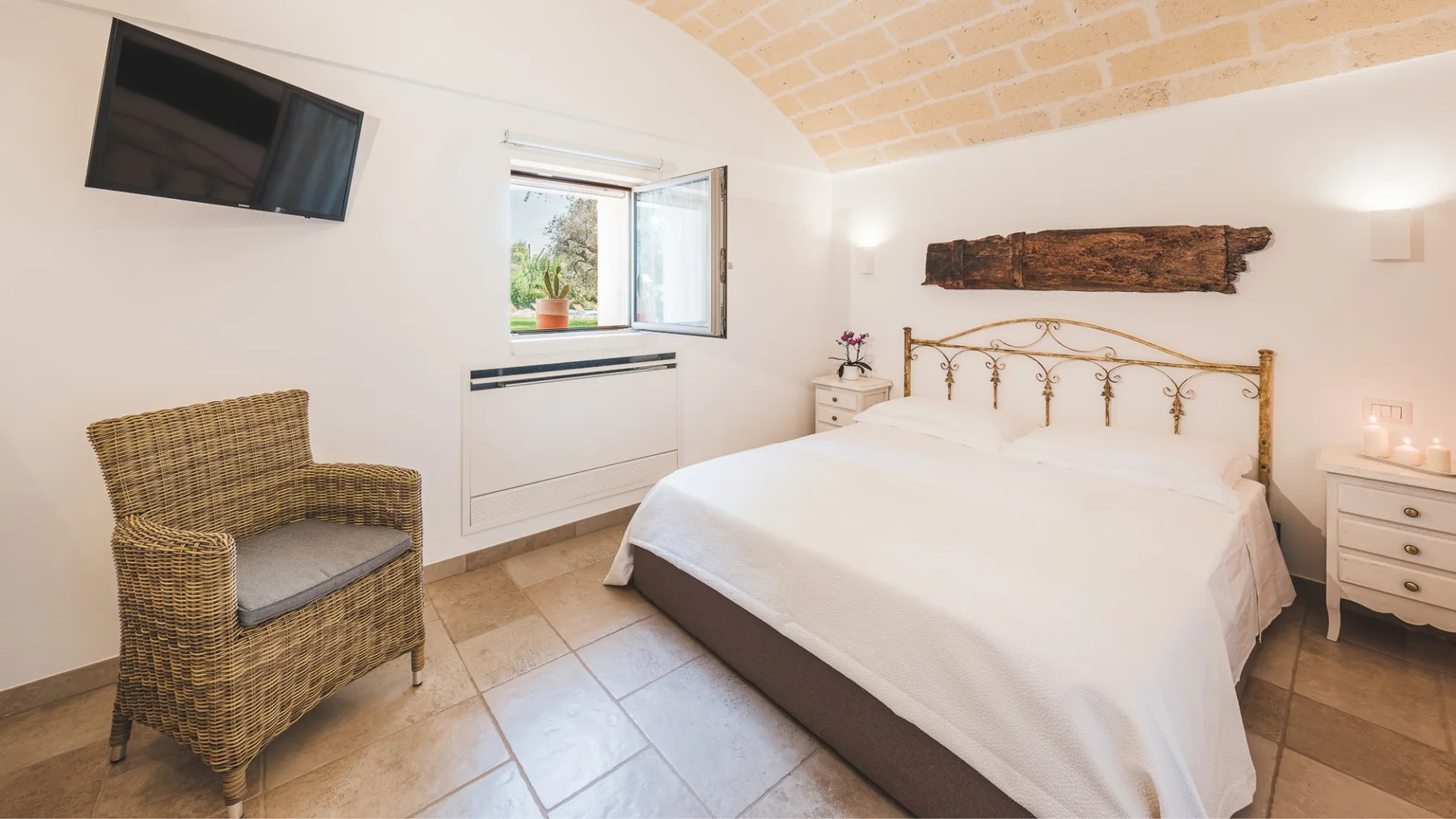 TRULLI BIANCAPETRA 8+2 - Puglia