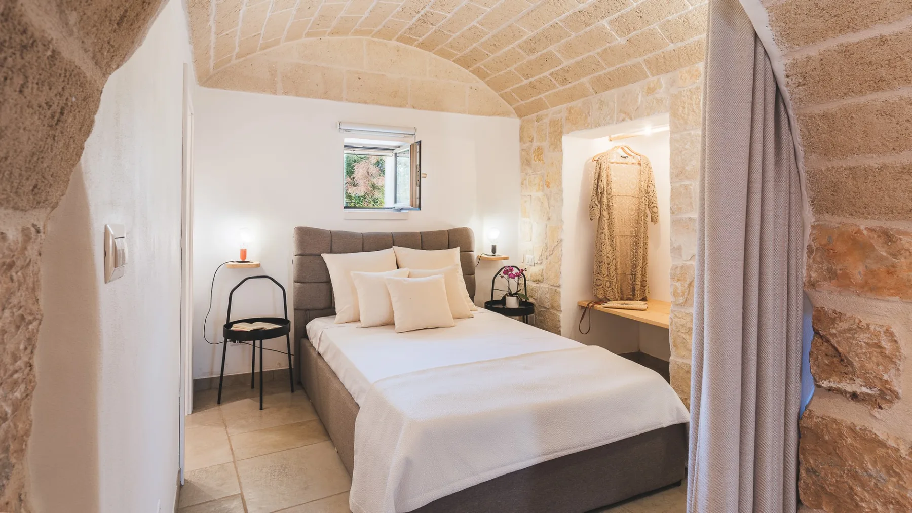 TRULLI BIANCAPETRA 8+2 - Puglia