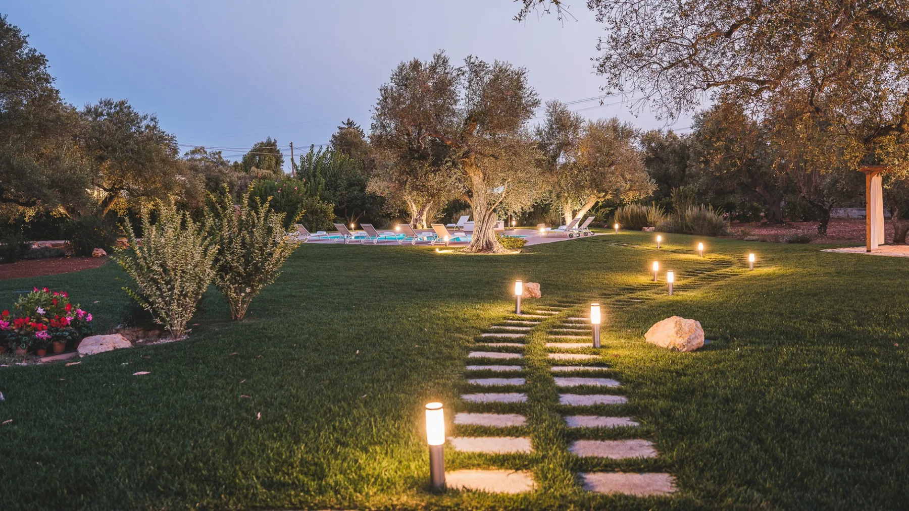 TRULLI BIANCAPETRA 8+2 - Puglia