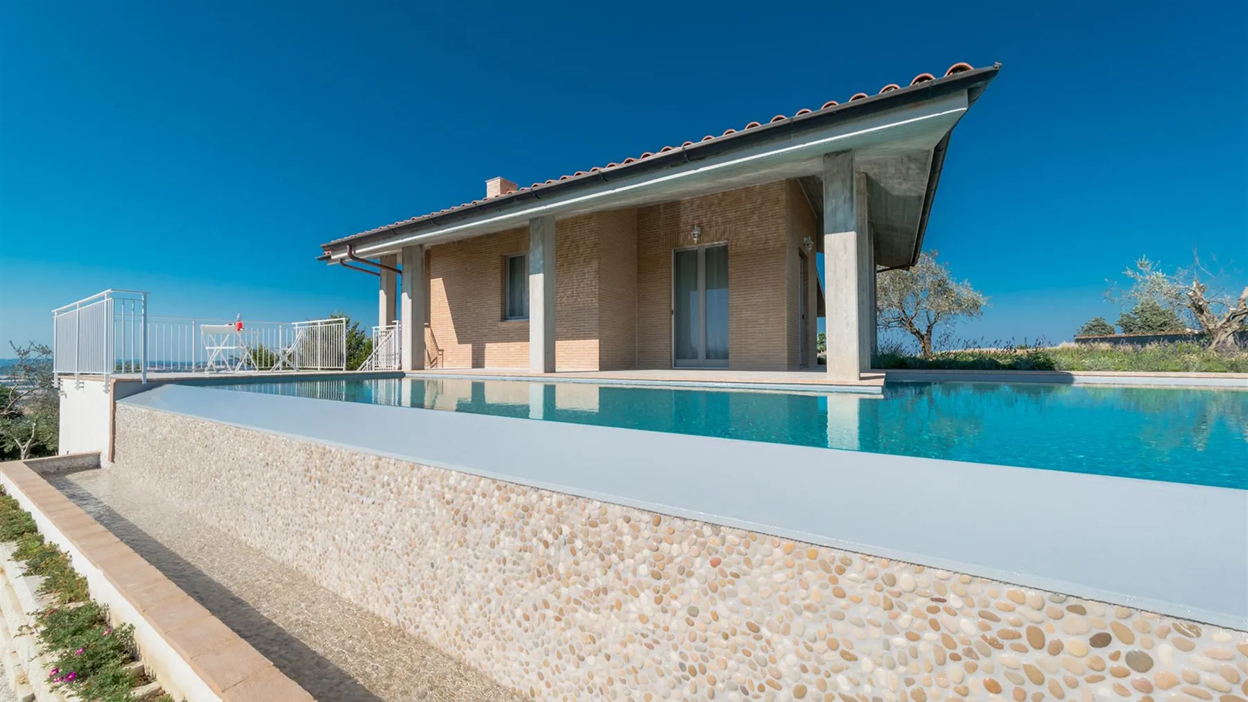 CASA DI EOLO 8+2 - Marche