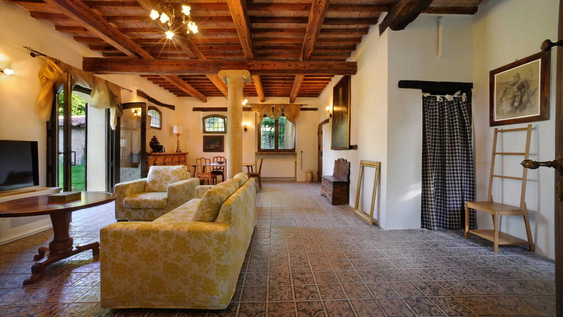 LUCE TRA I FAGGI 8 - Marche